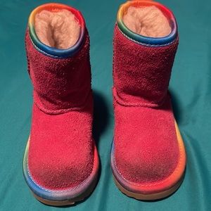 Lightly worn toddler size 6 UGG boot